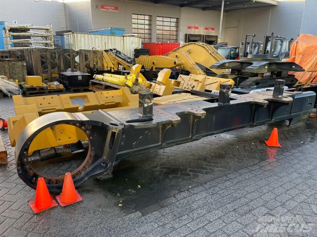CAT 390 F L Podvozky a zavesenie kolies