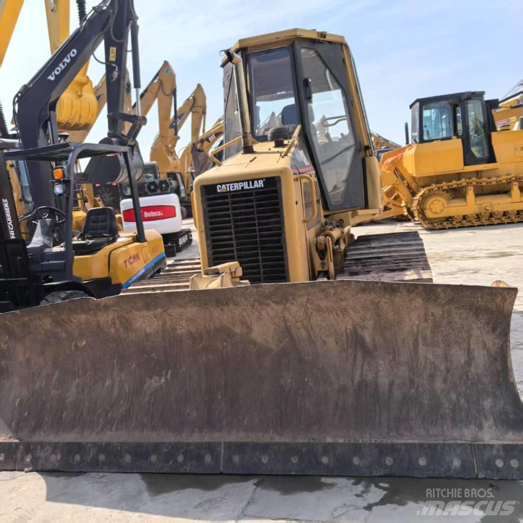 CAT D 5 G LGP Pásové dozéry
