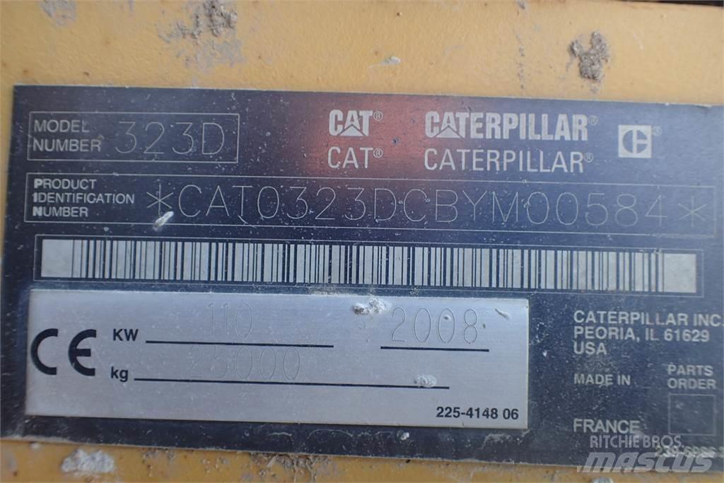 CAT 323D Traktory