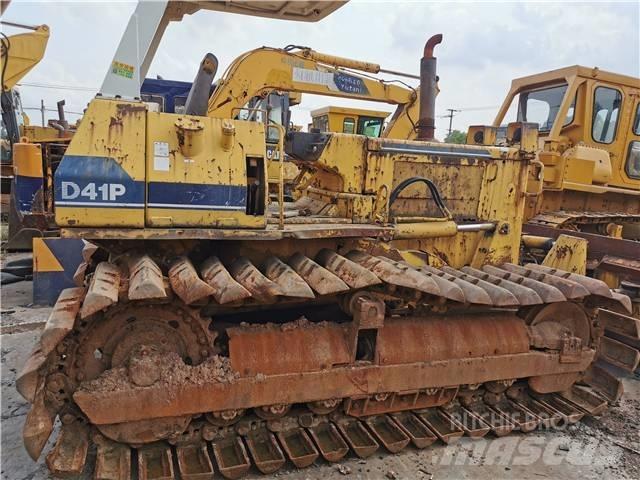 Komatsu D41P Pásové dozéry