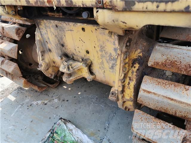 Komatsu D41P Pásové dozéry