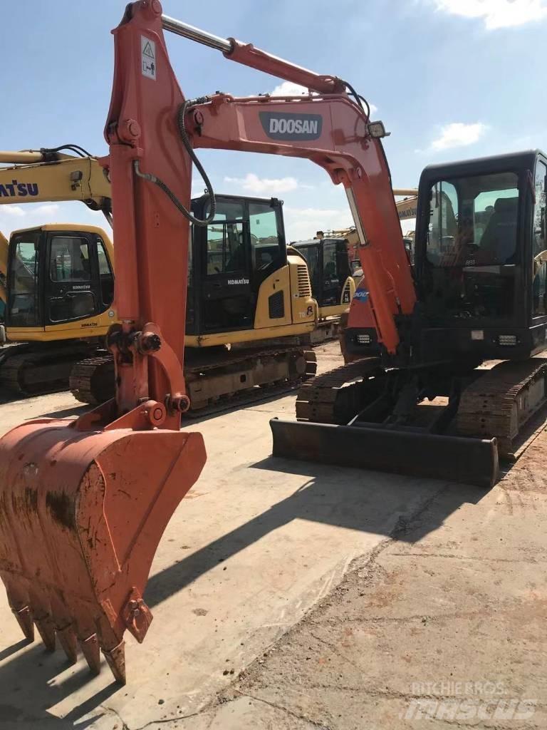 Doosan DX 60 Pásové rýpadlá