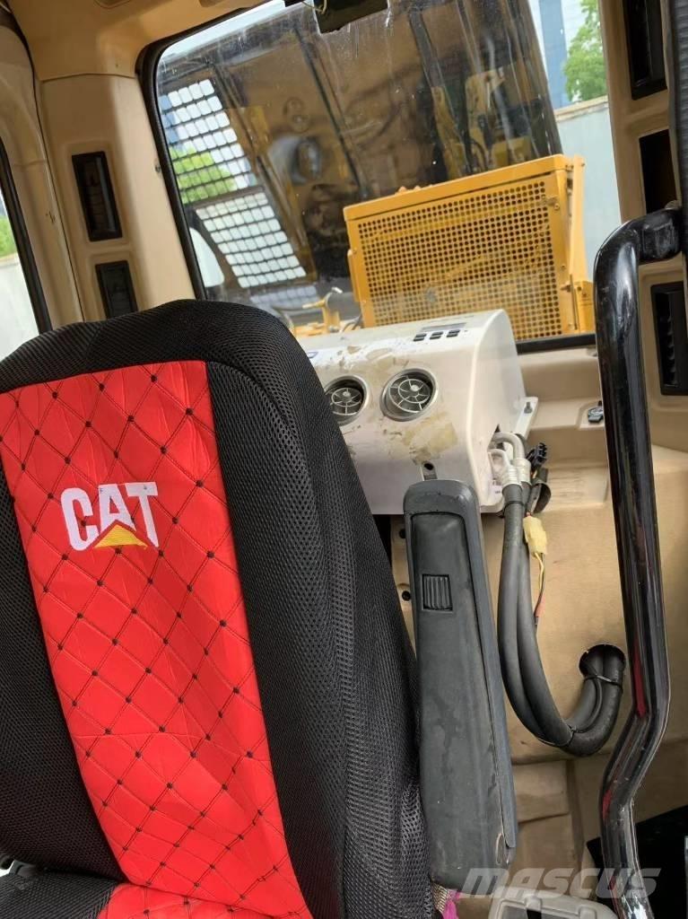 CAT 325 B L Pásové rýpadlá