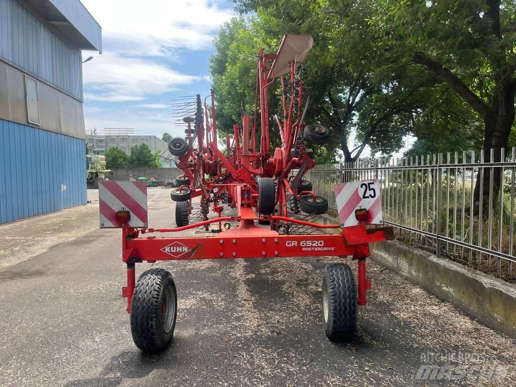 Kuhn GA 8121 Riadkovače