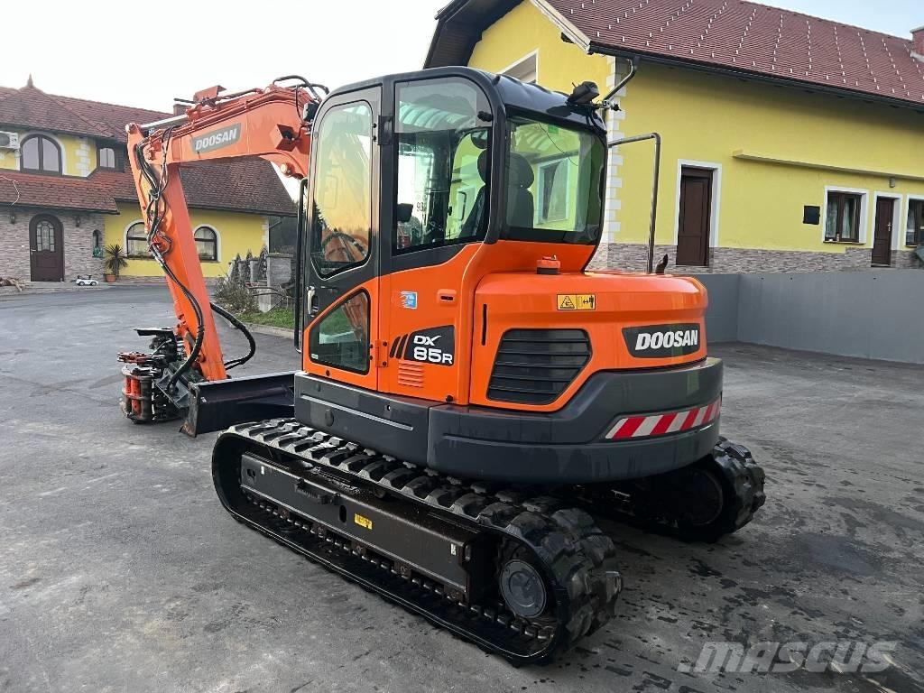 Doosan DX85R-3 Midi rýpadlá 7 t - 12 t