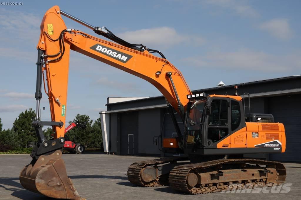 Doosan DX 225 LC-7 Pásové rýpadlá