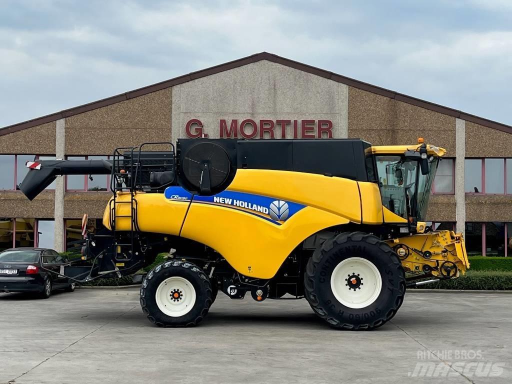 New Holland CR 9090 Kombinované zberacie stroje