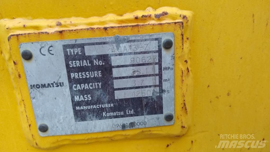 Komatsu D65PX-18 Pásové dozéry
