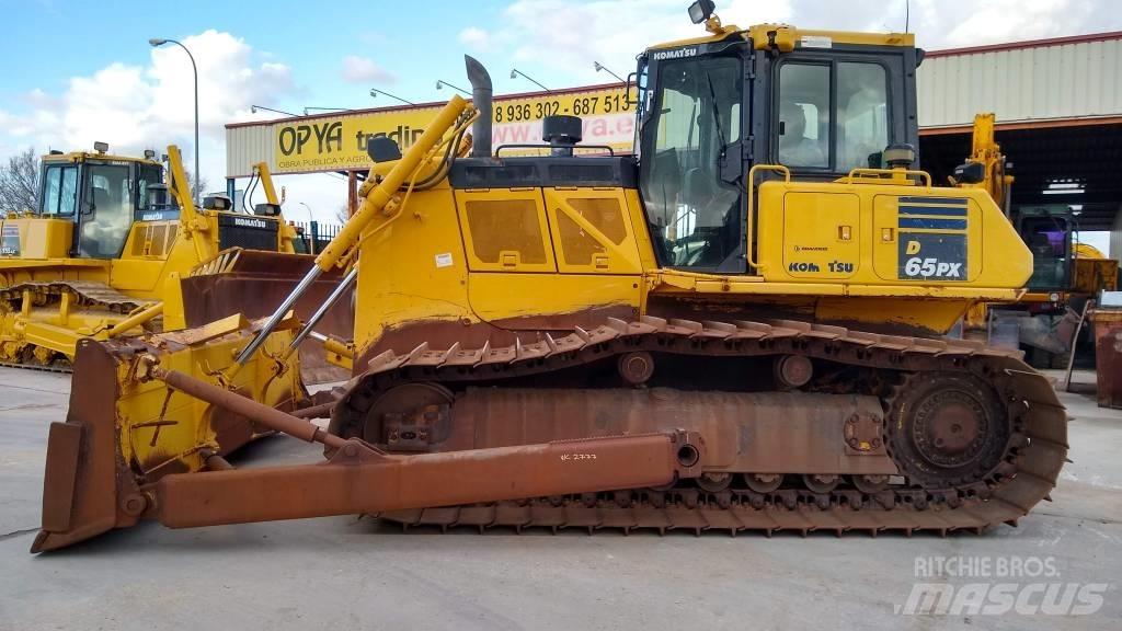Komatsu D65PX-18 Pásové dozéry