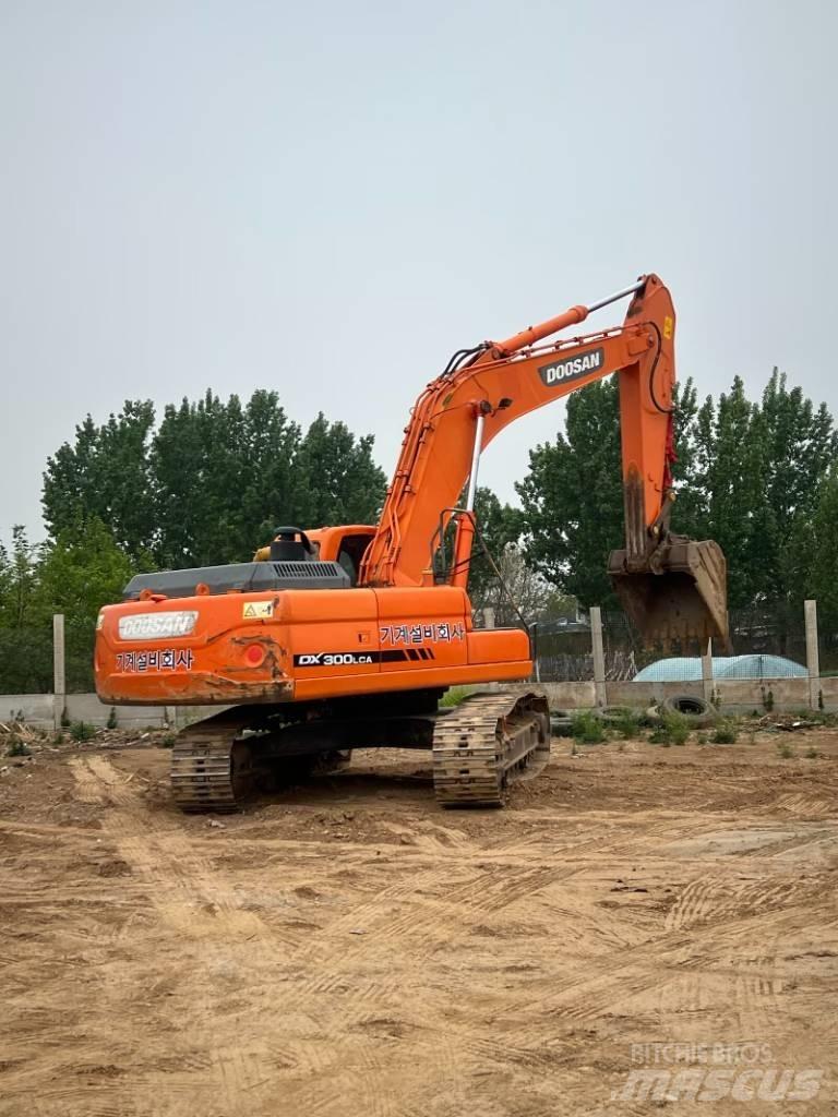Doosan DX300LCA Pásové rýpadlá