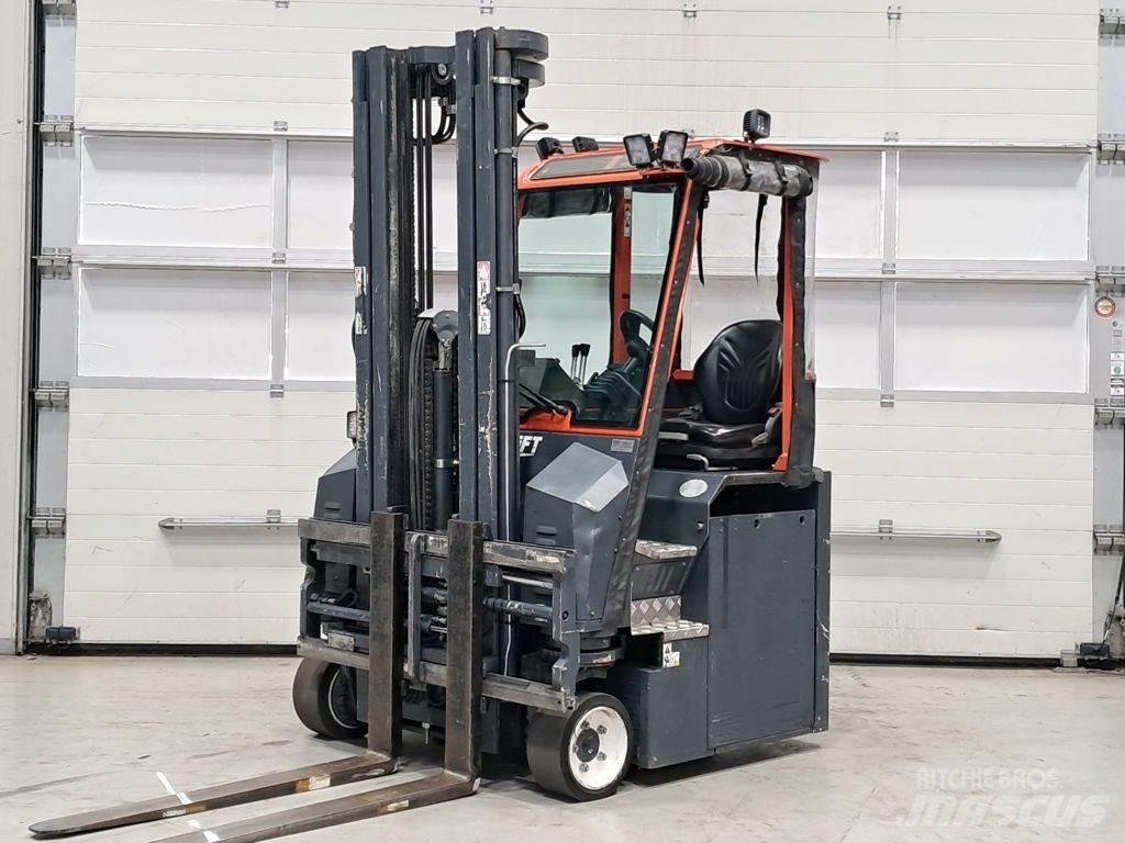 Combilift CBE2500 Bočný vysokozdvižný vozík