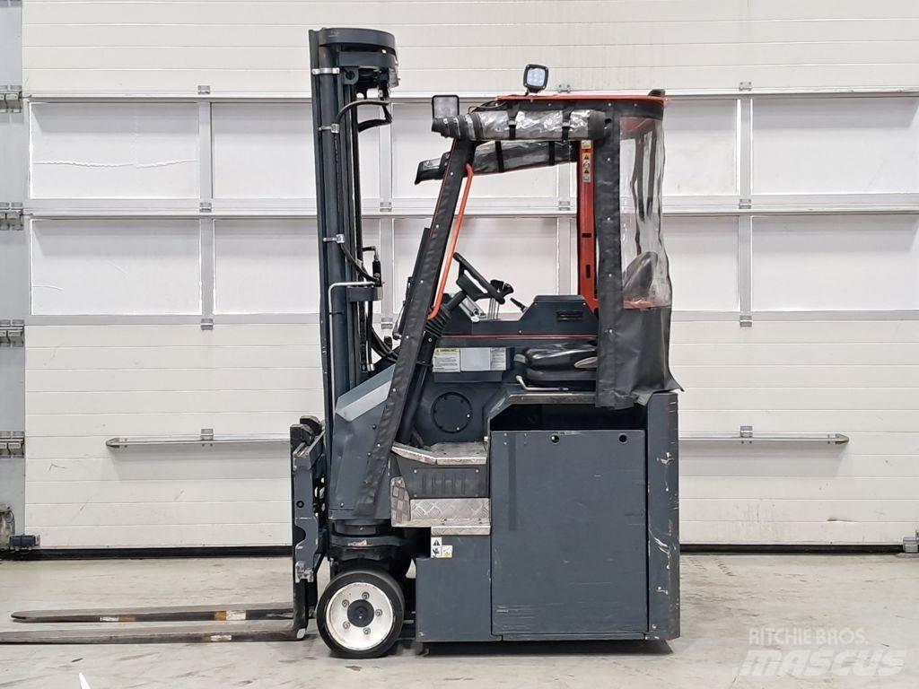 Combilift CBE2500 Bočný vysokozdvižný vozík