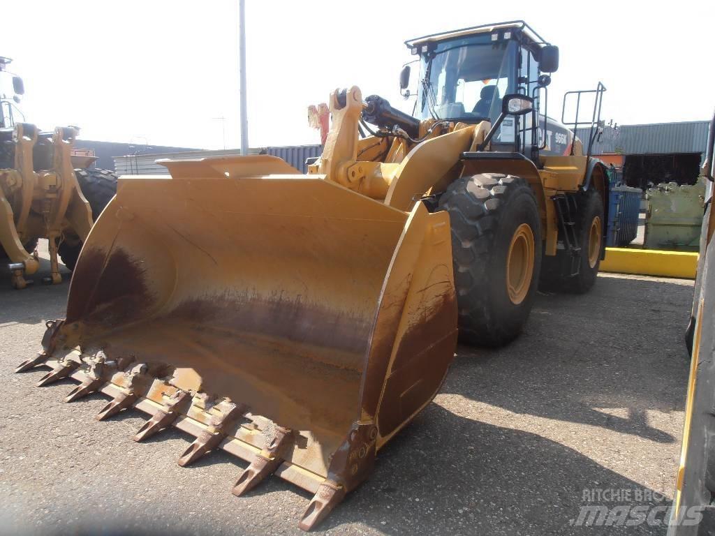 CAT 966K Kolesové nakladače