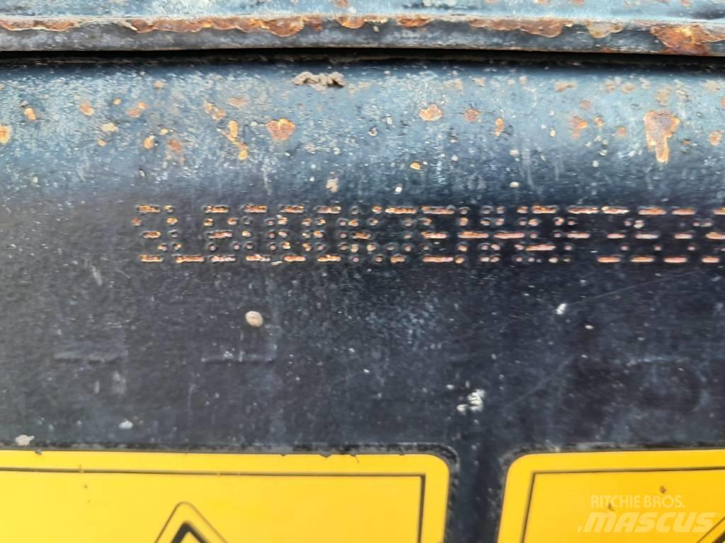 JCB 3TST Kĺbové nákladné autá