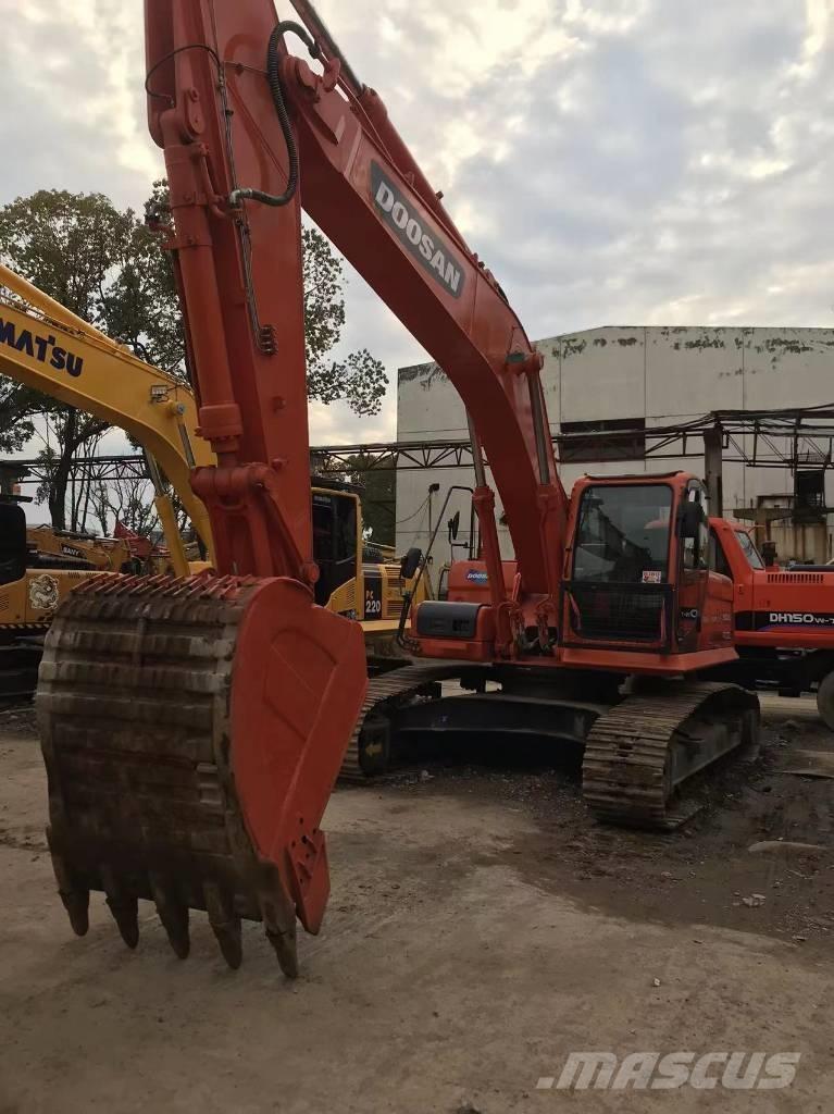 Doosan DX 300 Pásové rýpadlá