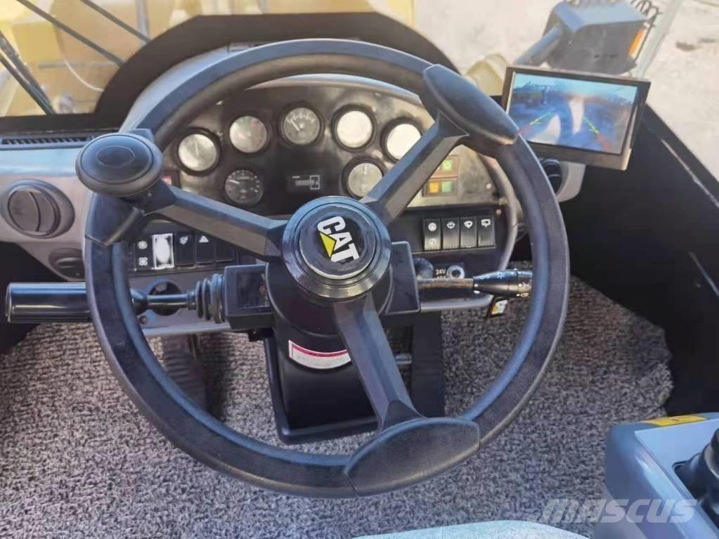 CAT 966 H Kolesové nakladače
