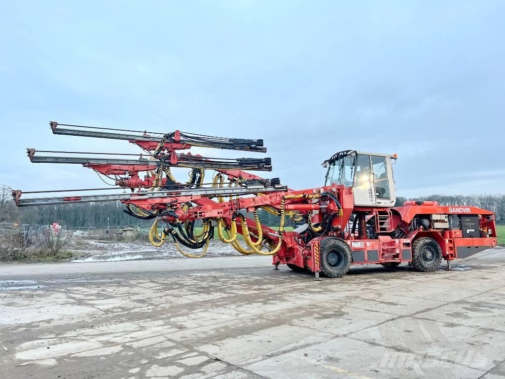 Sandvik DT1130i Tunelové a podzemné banské vŕtačky