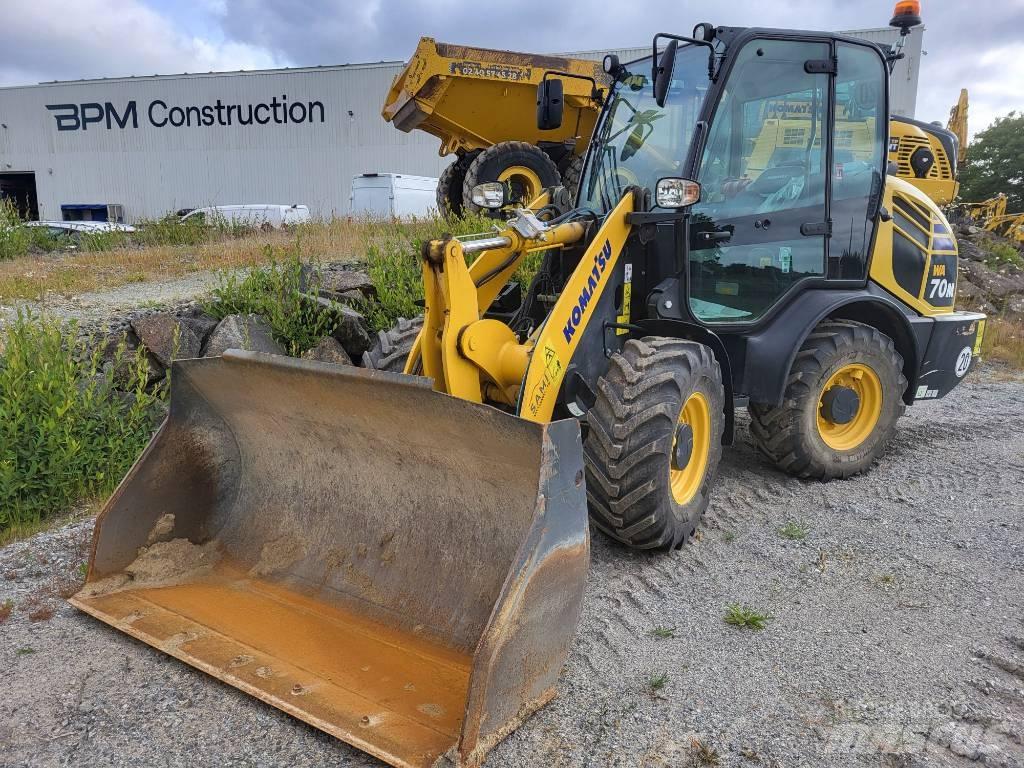 Komatsu WA70M-8 Kolesové nakladače