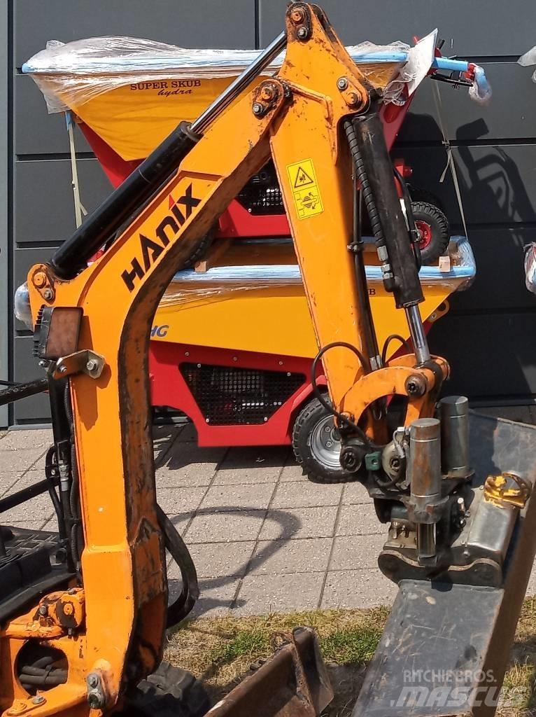 Hanix H 09 D Mini rýpadlá < 7t