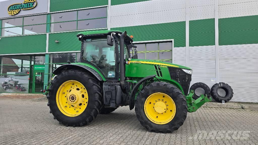 John Deere 7230 R Traktory