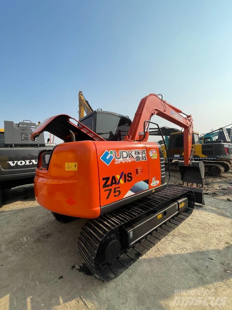 Hitachi ZX 75 Pásové rýpadlá