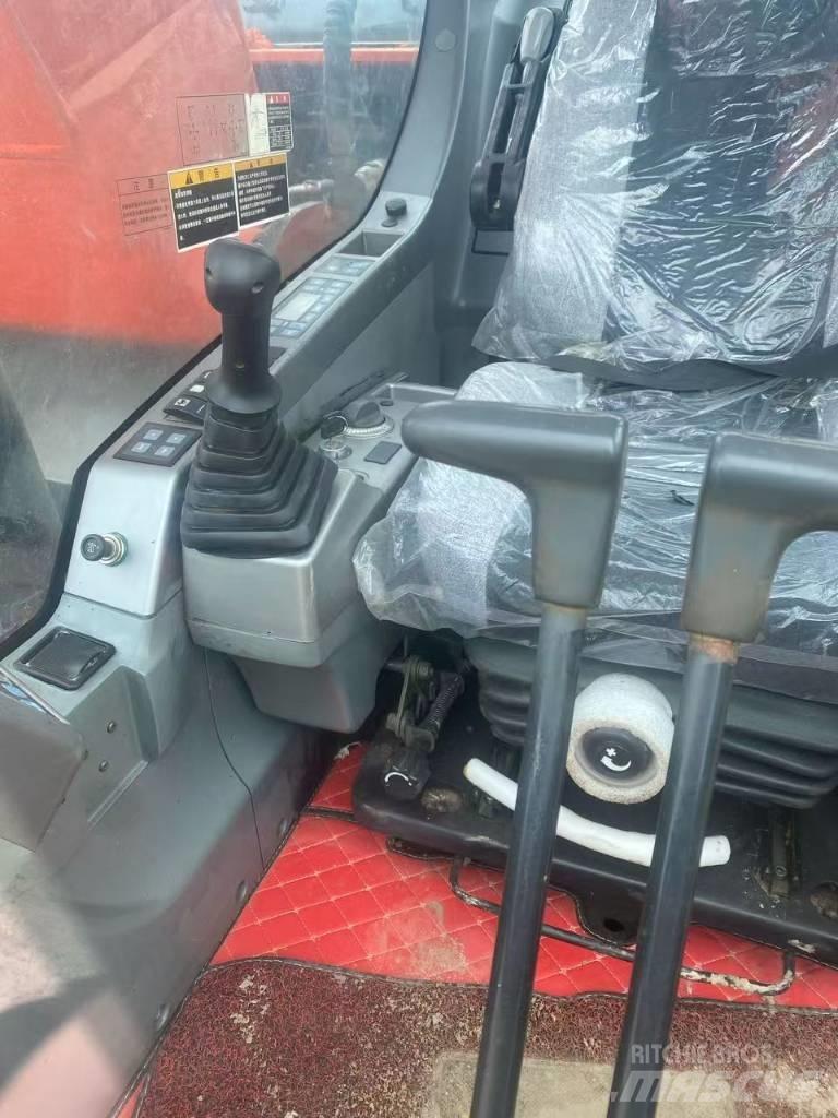Doosan DX 225 LC Pásové rýpadlá