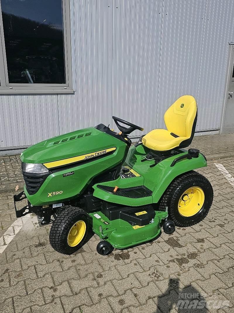 John Deere X590 Žacie stroje