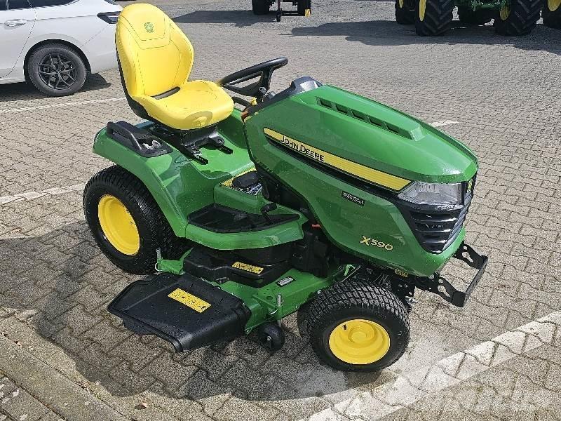 John Deere X590 Žacie stroje
