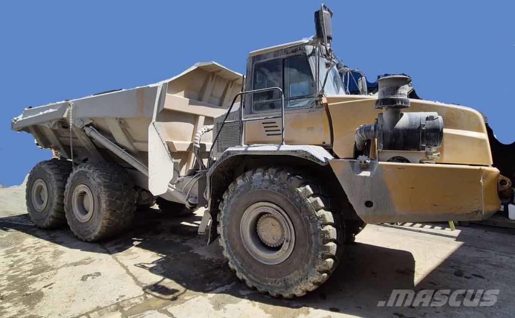 Bell B40D - 6x6 Kĺbové nákladné autá