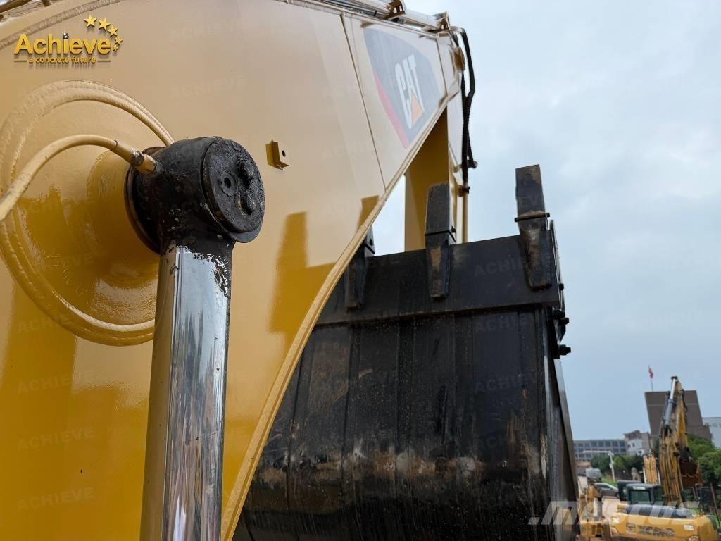 CAT 320 D Pásové rýpadlá