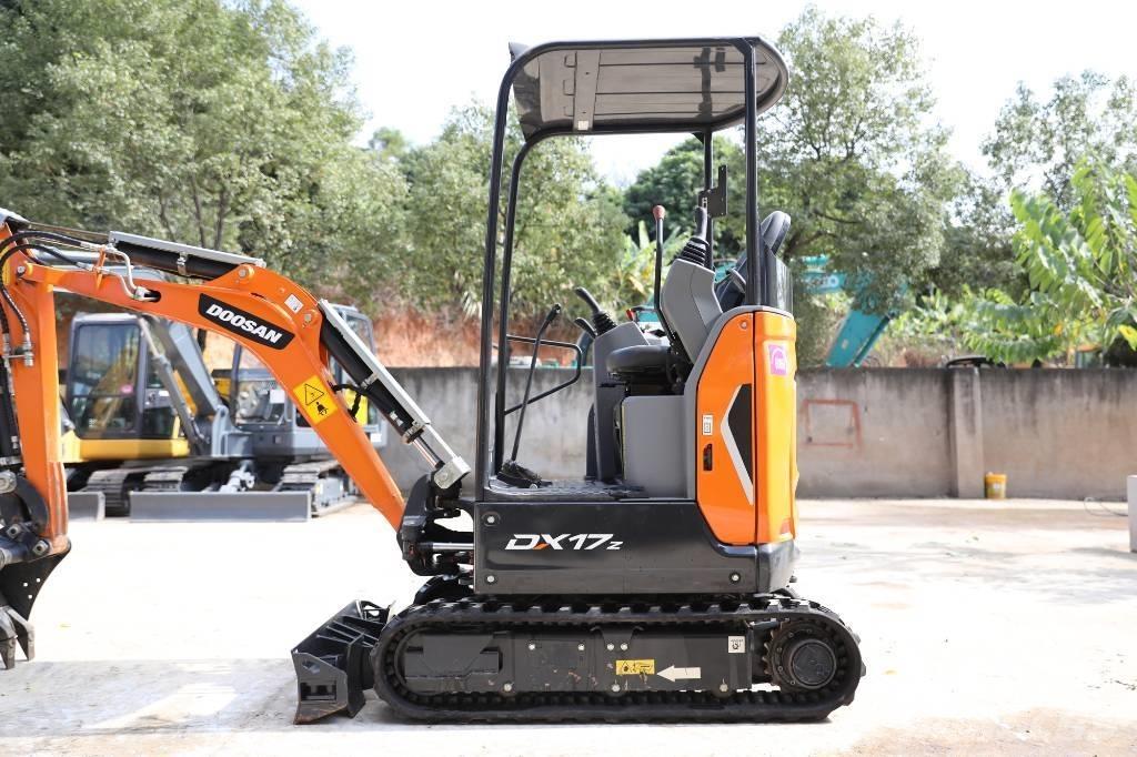Doosan DX 17 Pásové rýpadlá