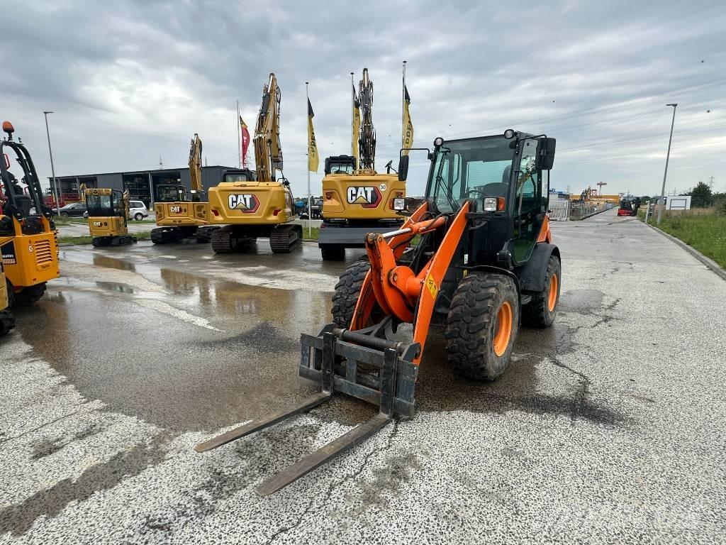 Komatsu WA 70 Kolesové nakladače