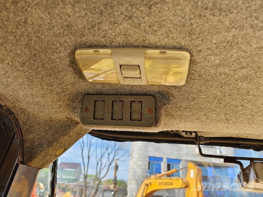 Komatsu WA 500-3 Kolesové nakladače