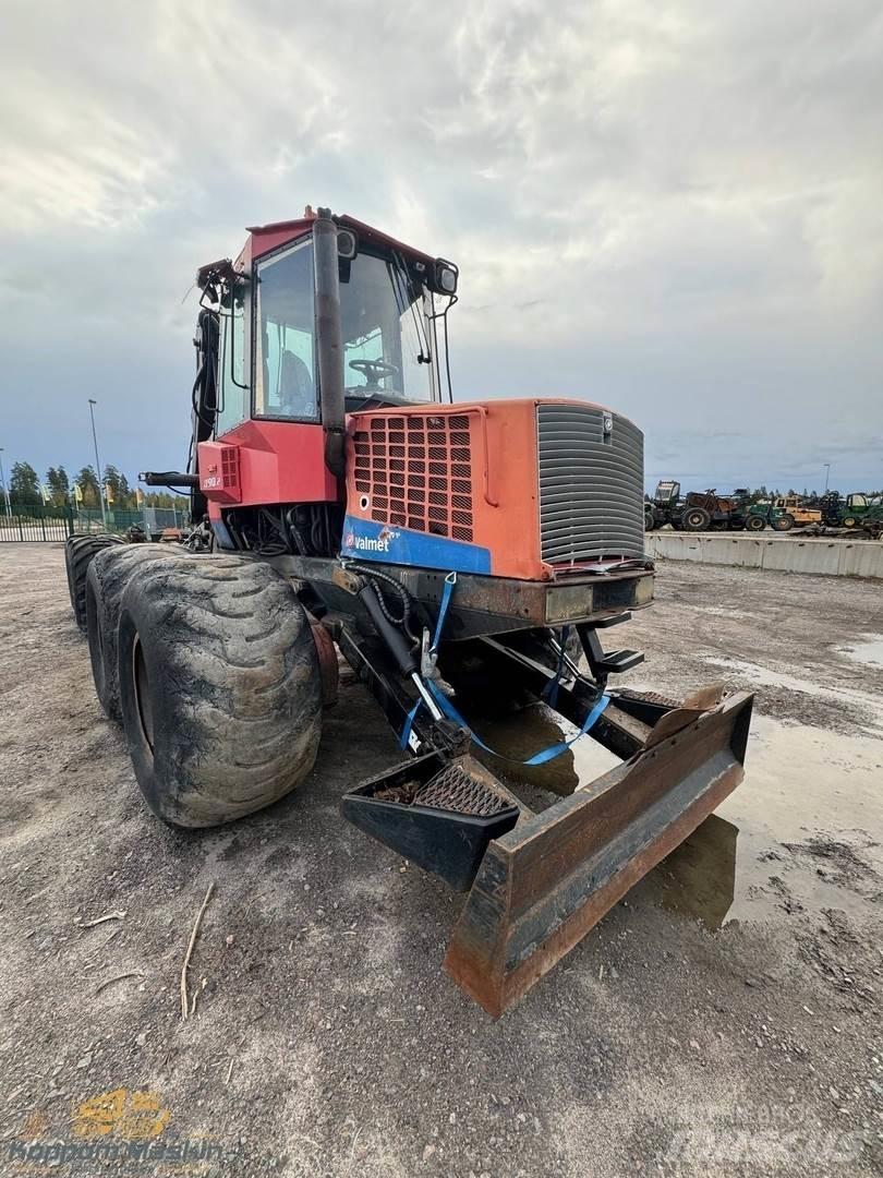 Valmet 890.2 Lesné traktory