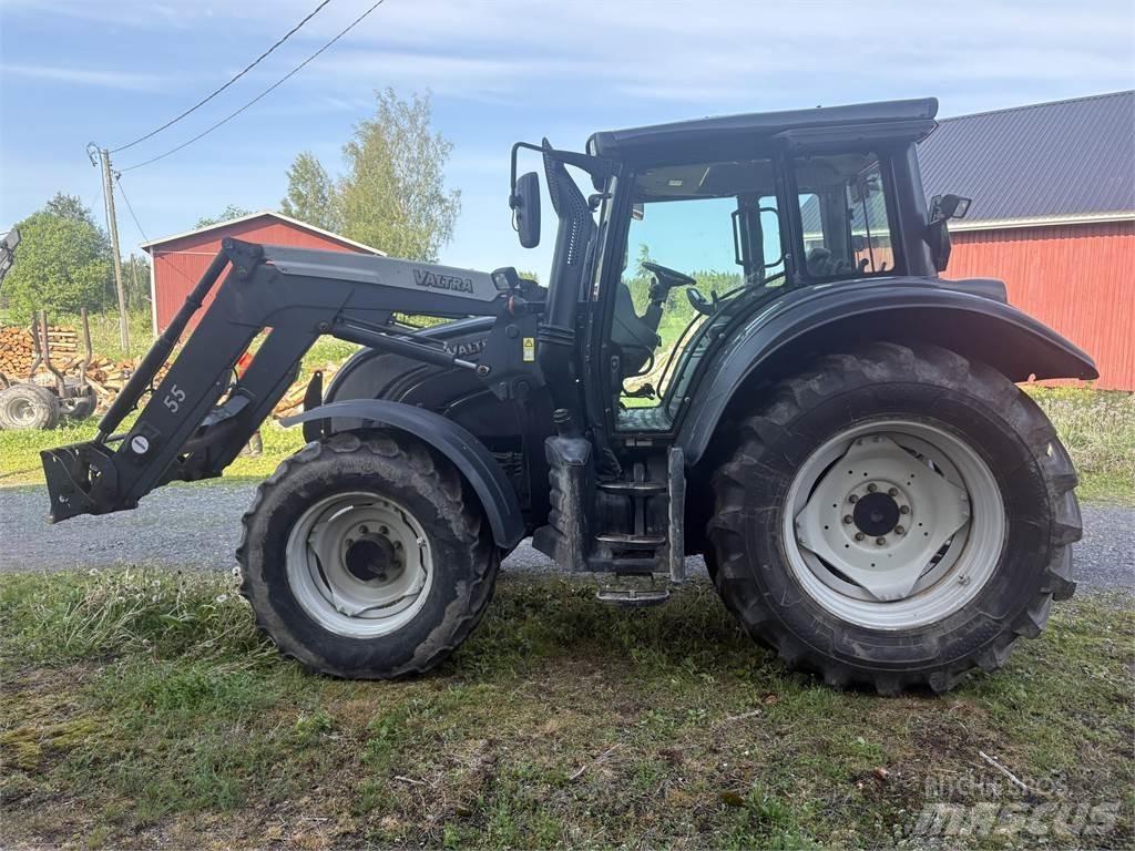 Valtra N122 Traktory