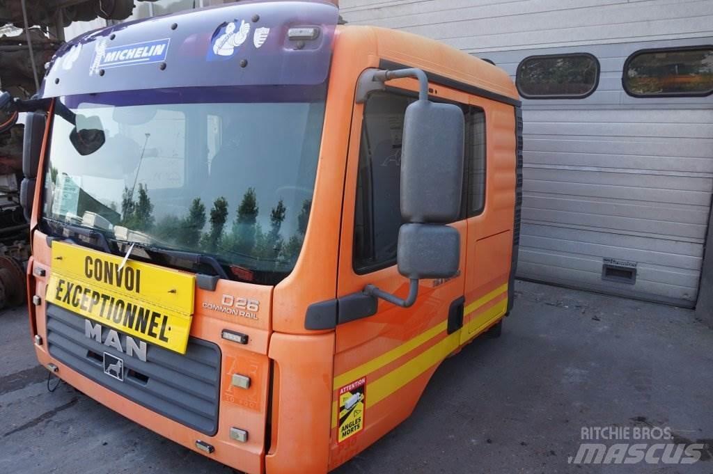 MAN F99L34 TGA Kabíny a interiér