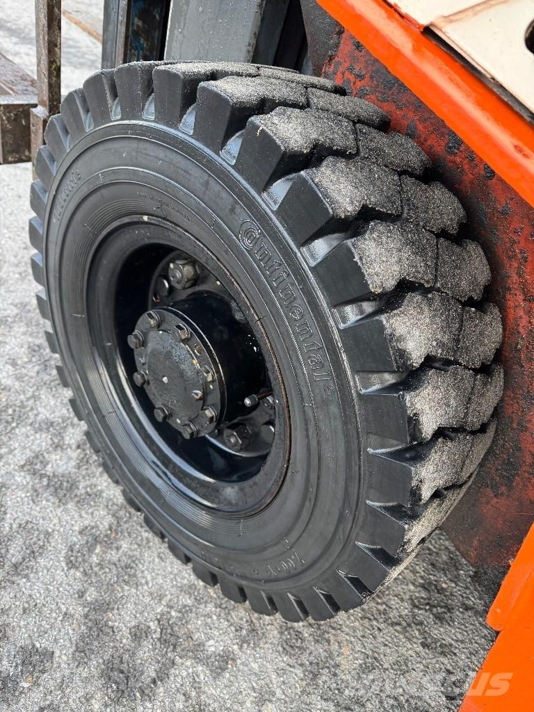 Nissan 25 LPG vozíky