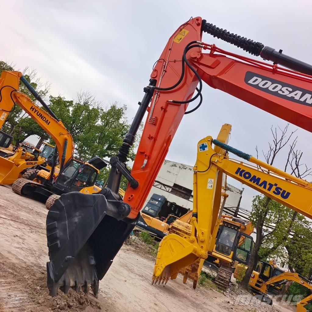 Doosan DX 300 LCA Pásové rýpadlá
