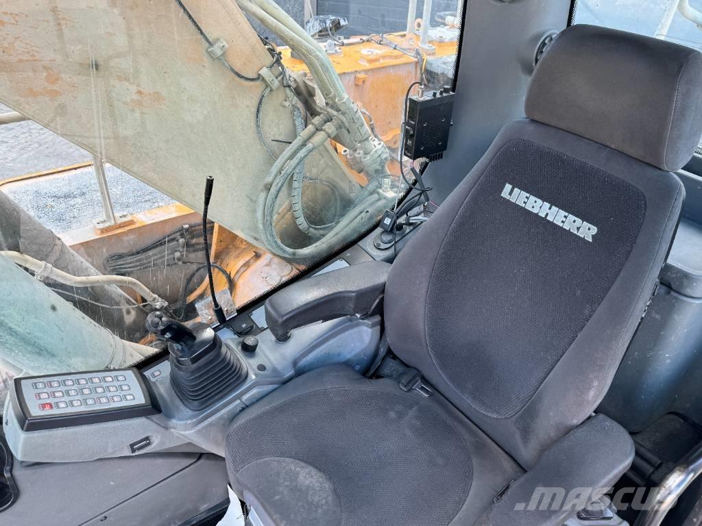 Liebherr R 926 LC Pásové rýpadlá