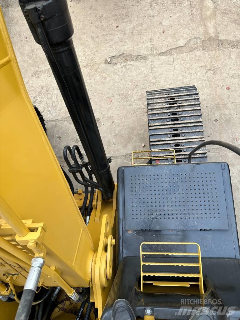 CAT 320 D Pásové rýpadlá