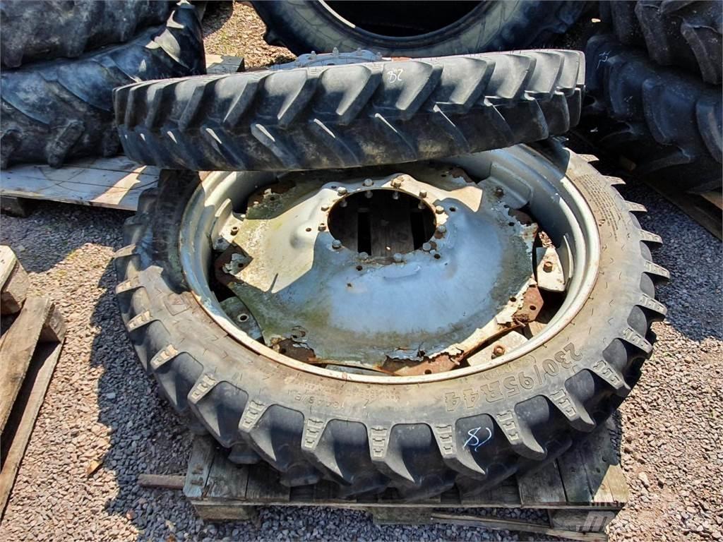 BKT 230/95R44 x2 Pneumatiky, kolesá a ráfiky
