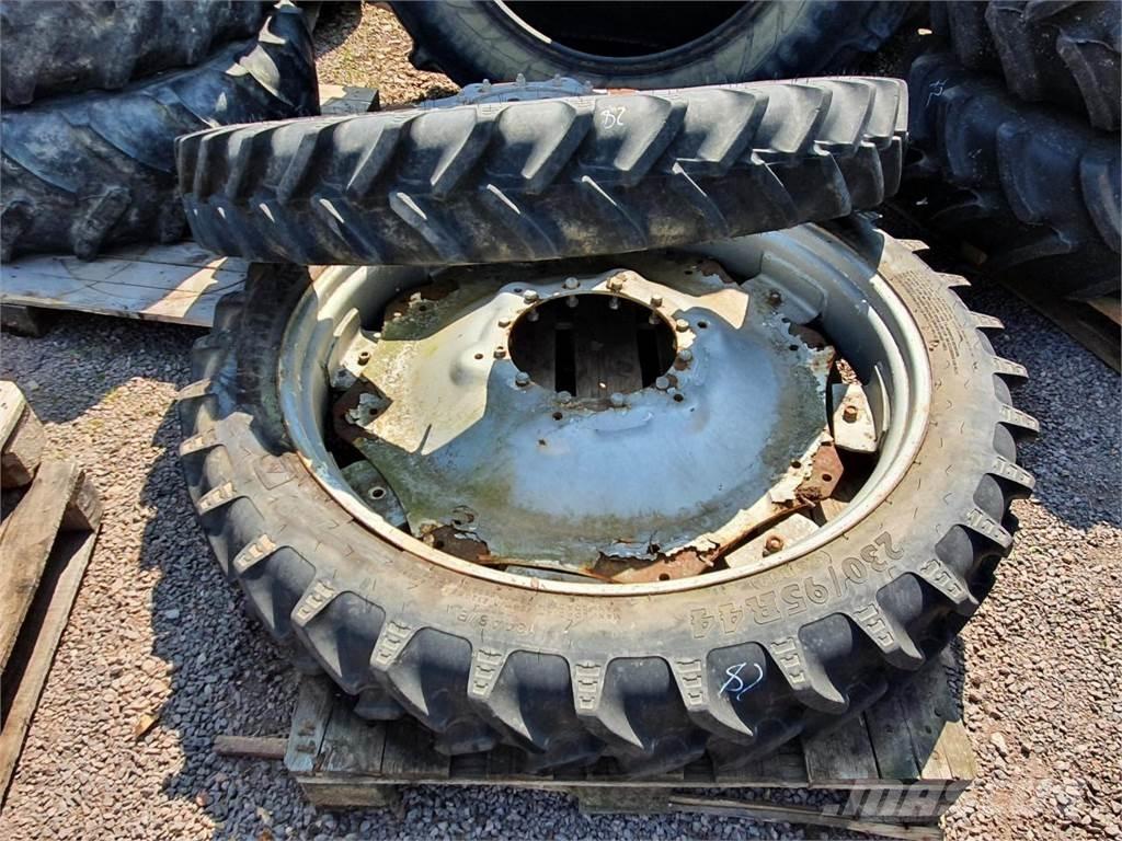 BKT 230/95R44 x2 Pneumatiky, kolesá a ráfiky