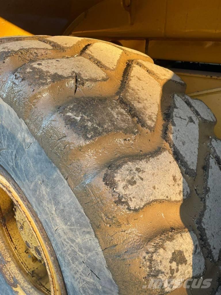 Bell B 30 E Kĺbové nákladné autá