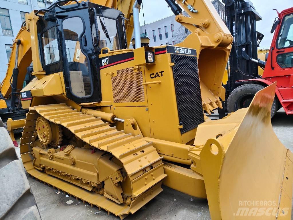 CAT D 5 M Pásové dozéry