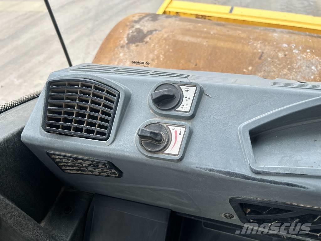 Bomag BW213D-5 Ťahačové valce