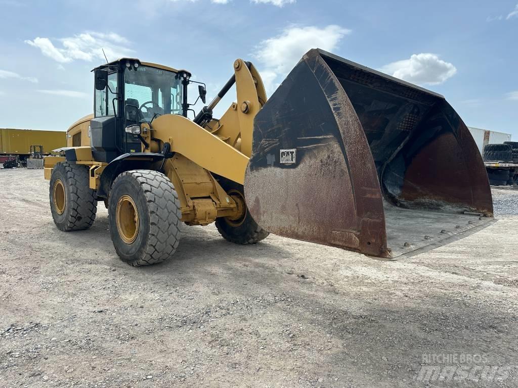 CAT 938M Kolesové nakladače