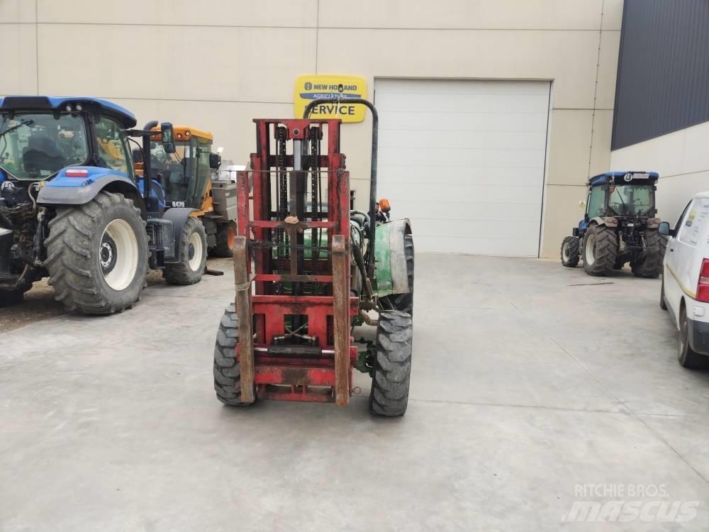 John Deere 2450 Traktory