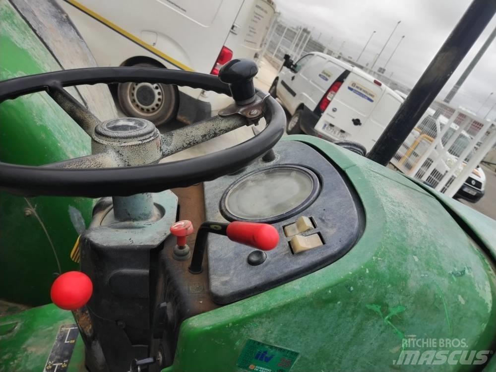 John Deere 2450 Traktory