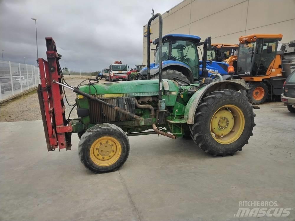 John Deere 2450 Traktory