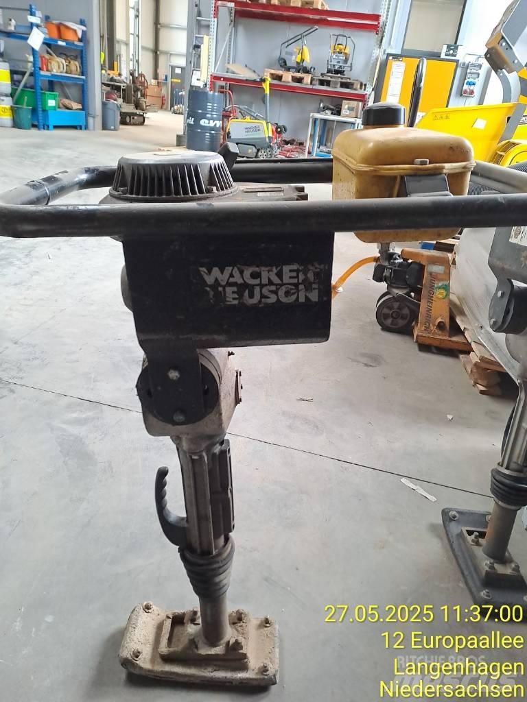 Wacker Neuson BS30 Vibračné zhutňovače